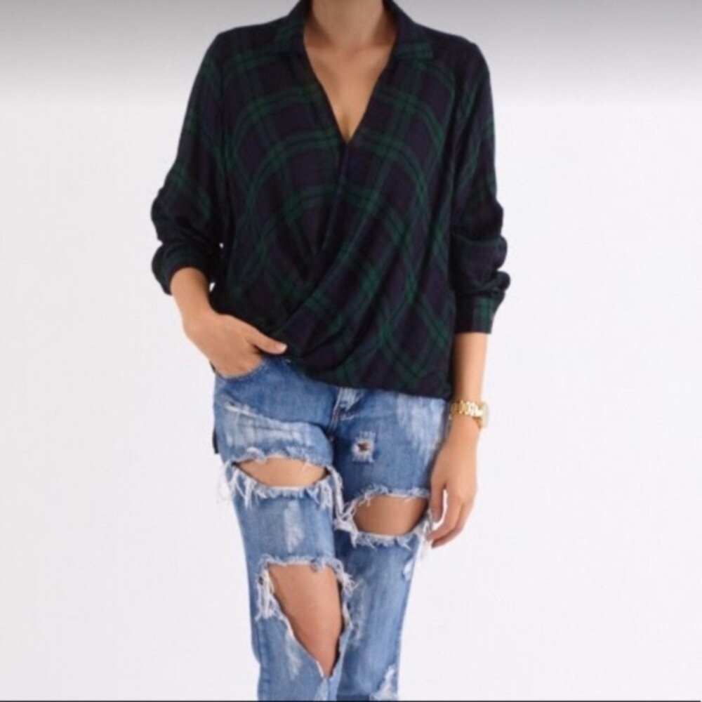 Chic lightweight plaid top